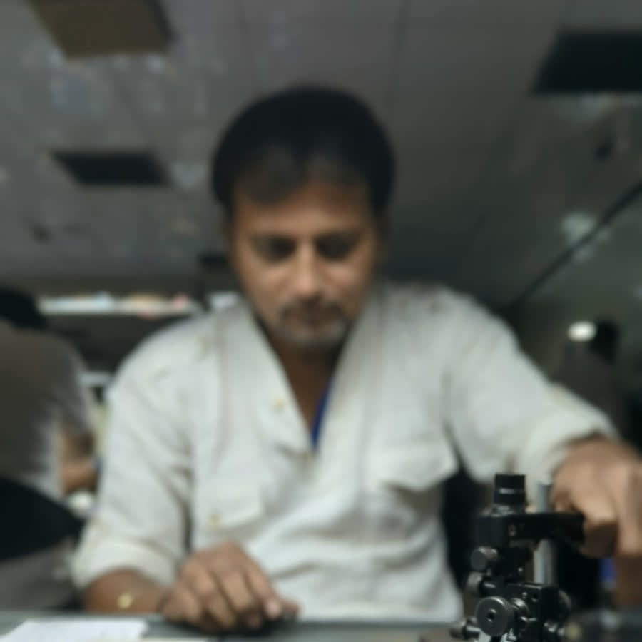 An artisan at the polishing bench