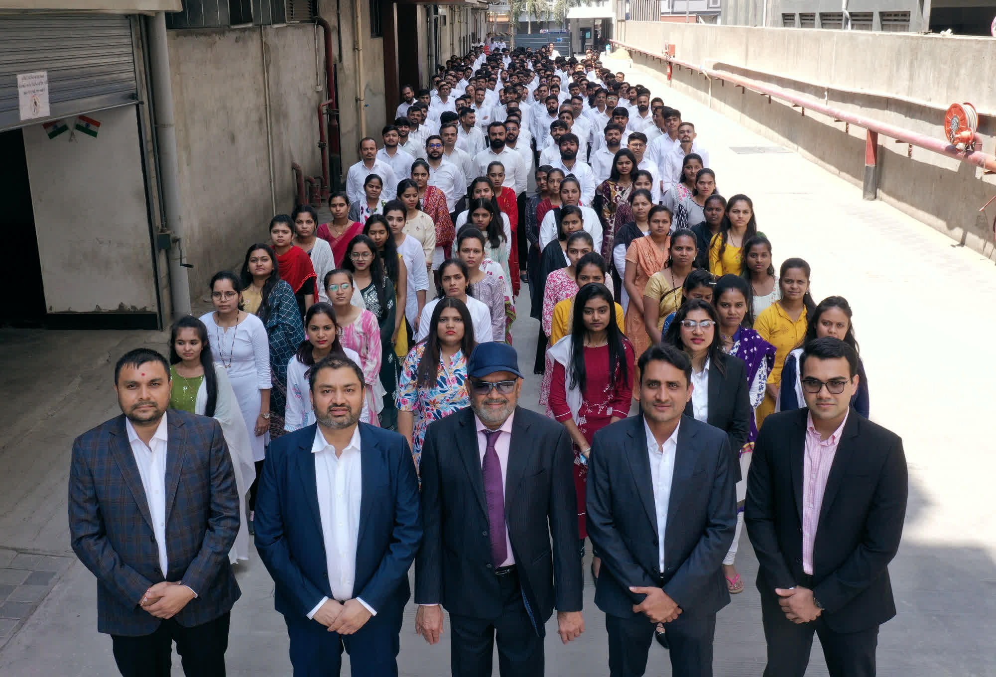 The KIRA team, leaders and 8,000+ artisans behind our lab grown diamonds in Surat